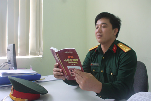 Chính trị viên phó năng động, nhiệt tình ảnh 1